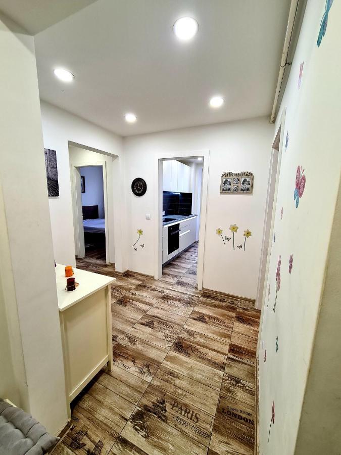 Best Apartment Central Hunedoara Ngoại thất bức ảnh